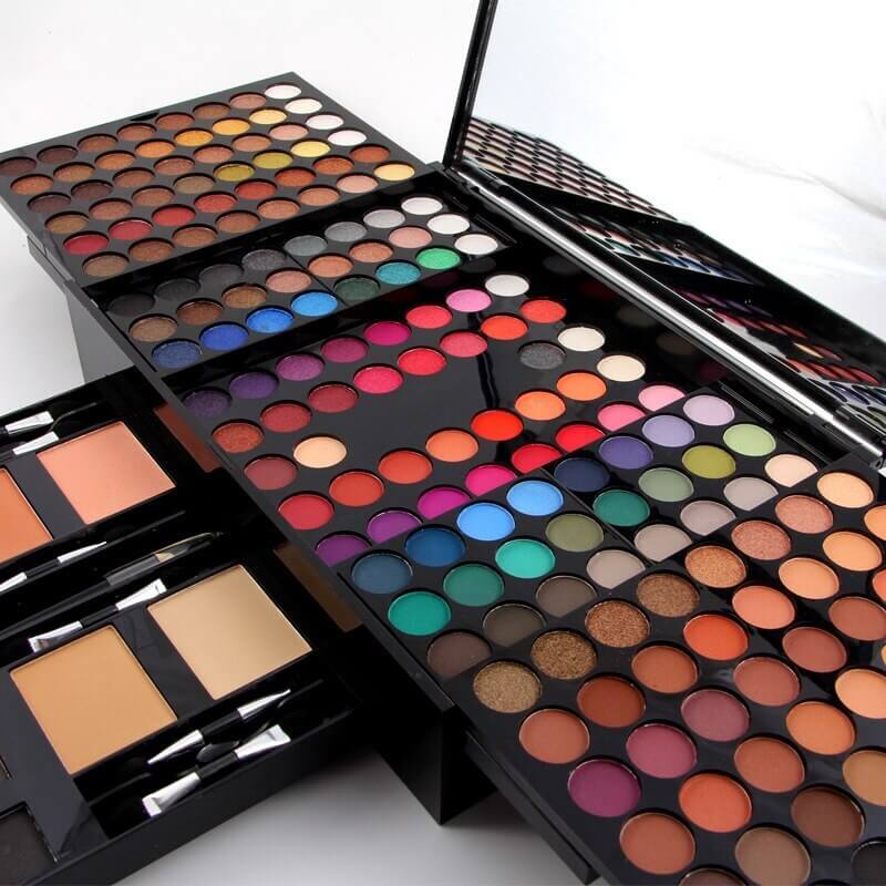 Vibrant Eyeshadow Box with 180 shades and a sleek design for effortless makeup application.