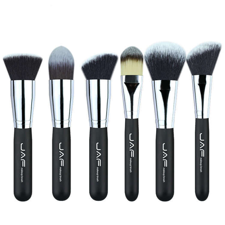Kit of Makeup Brushes with synthetic fibers, cruelty-free for easy cleaning and durability, featuring various sizes for specific applications.